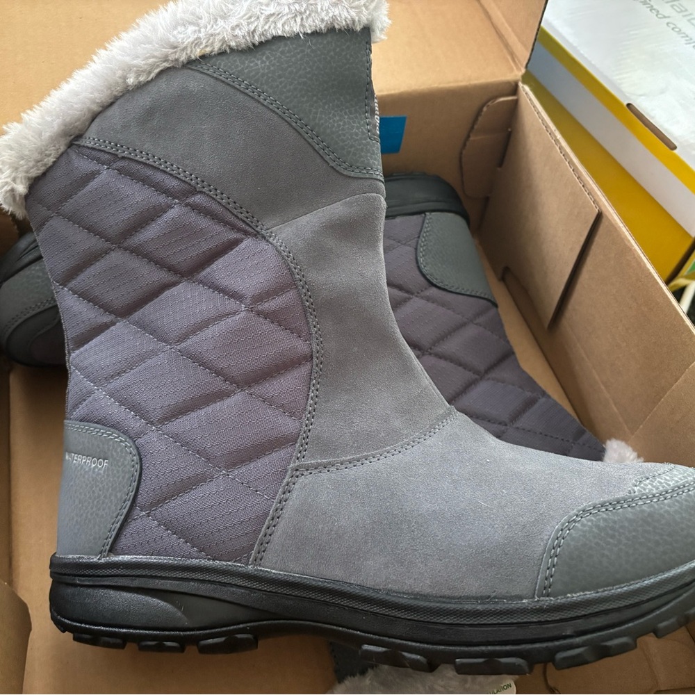 Columbia Women's Gray Quilted Winter Boots